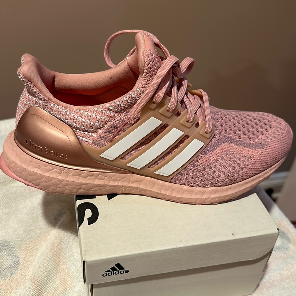 Women's Adidas Ultraboost 5.0 DNA